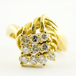 Sortija en Oro de 18k y Diamantes talla Brillante.