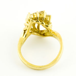 Sortija en Oro de 18k y Diamantes talla Brillante.