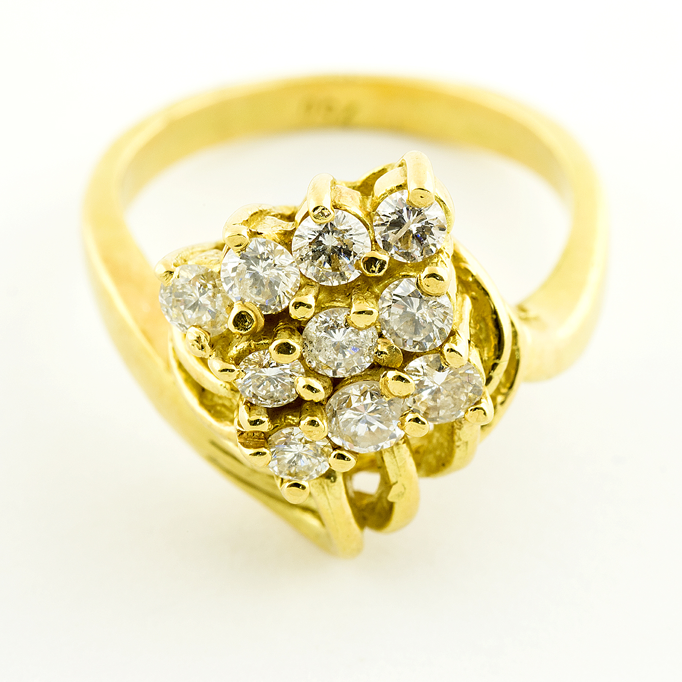 Sortija en Oro de 18k y Diamantes talla Brillante.