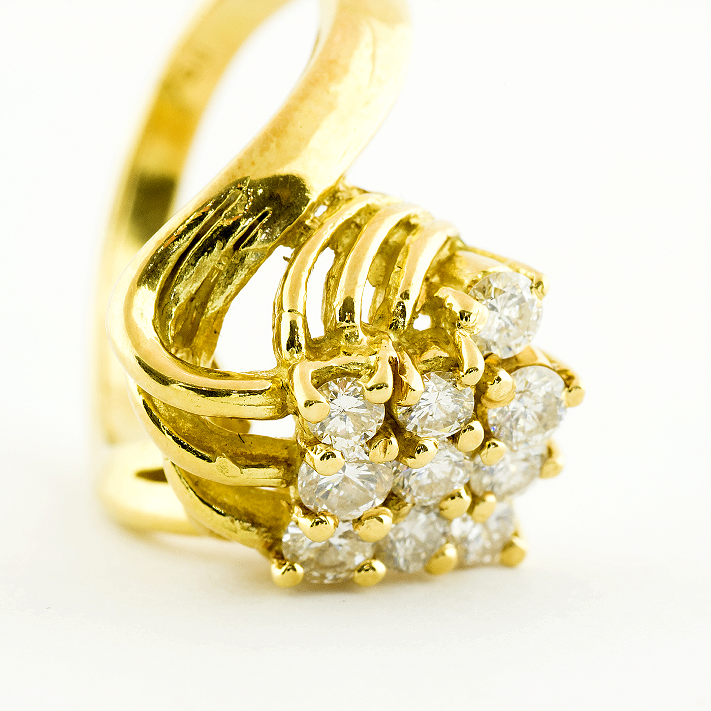 Sortija en Oro de 18k y Diamantes talla Brillante. Sortija en Oro de 18k y Diamantes talla Brillante.