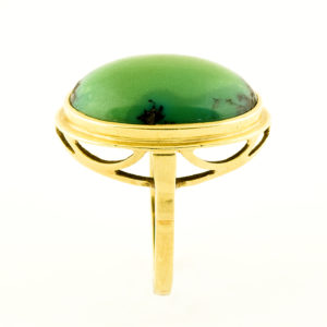 Sortija Oval en Oro de 14k con cabuchón de malaquita. 6,60 gr.