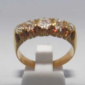 Sortija Quintillo en Oro con 5 Diamantes Naturales talla "Old Mine Cut" con 0,58 ct. Total. Certificado IGE