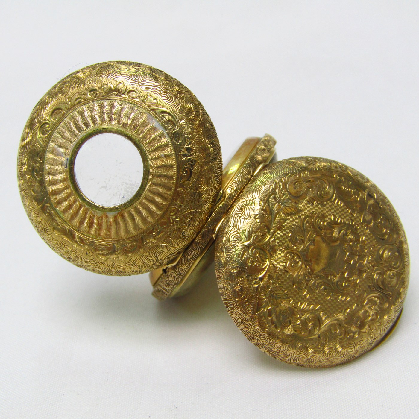 STAUFFER & SON, Co. (S.S&C.). Reloj de colgar, media saboneta (cazador)y remontoir. Ca. 1850. STAUFFER & SON, Co. (S.S&C.). Reloj de colgar, media saboneta (cazador)y remontoir. Ca. 1850.