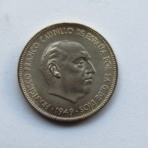 Una moneda de CINCO PESETAS. Año 1949 FRANCO.Ni-Fe.