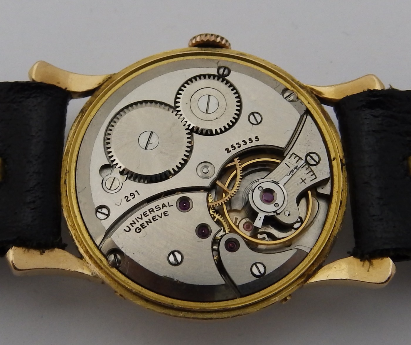 Universal Geneve. Reloj de pulsera de Funciones Complejas. Ca. 1945
