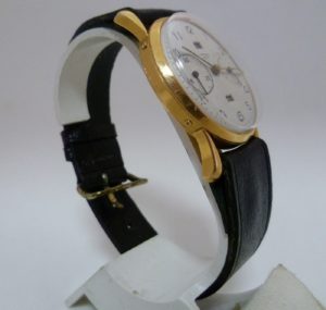 Universal Geneve. Reloj de pulsera de Funciones Complejas. Ca. 1945