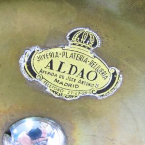 ALDAO. Pareja de candelabros de cinco luces en plata. España, siglo XX.