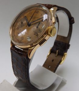 BAUME AND MERCIER. Reloj Cronógrafo de pulsera. Ca. 1945.