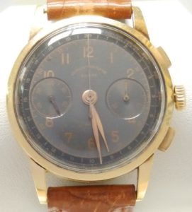 Chronographe Suisse. Reloj Cronógrafo de pulsera para hombre. Ca. 1940.