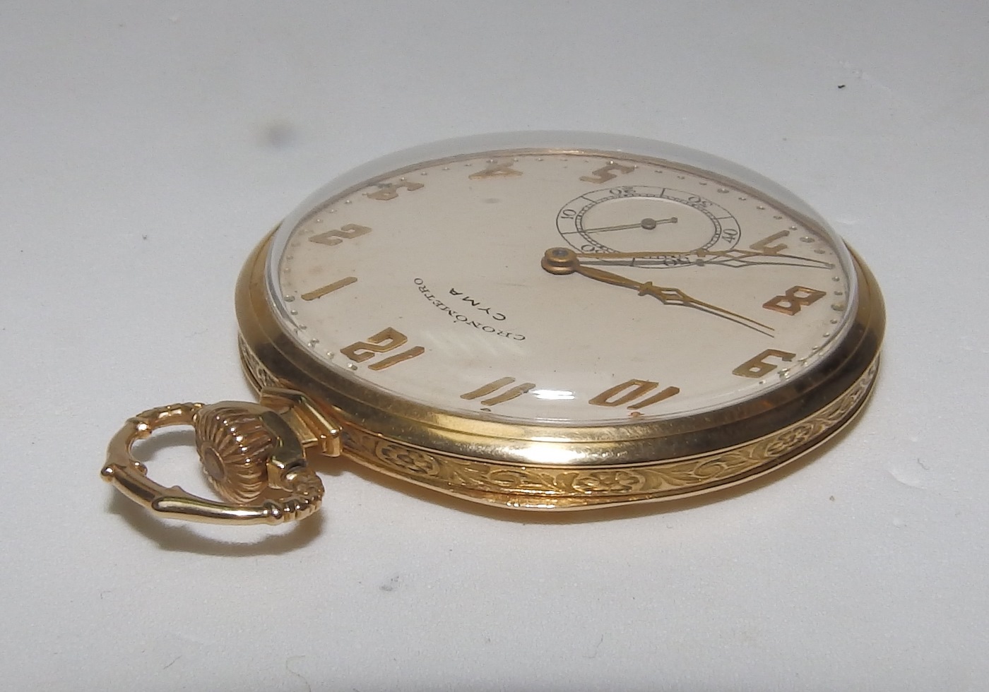 Cyma. Reloj de bolsillo para caballero, lepine y remontoir. Ca. 1900. Oro 18k. Peso: 56 gr. Cyma. Reloj de bolsillo para caballero, lepine y remontoir. Ca. 1900. Oro 18k. Peso: 56 gr.