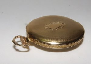Cyma. Reloj de bolsillo para caballero, lepine y remontoir. Ca. 1900. Oro 18k. Peso: 56 gr.