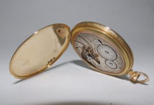 Cyma. Reloj de bolsillo para caballero, lepine y remontoir. Ca. 1900. Oro 18k. Peso: 56 gr.