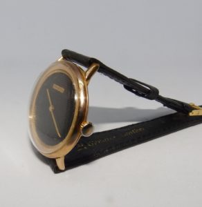 INVICTA. Reloj de pulsera para caballero. Ca. 1970.