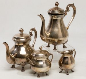 Juego de Café y Té en Plata peruana. Siglo XX.
