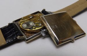 JULES JURGENSEN. Reloj de pulsera unisex. Ca. 1960