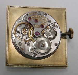 Longines. Reloj-Joya de pulsera para caballero. Oro y Diamantes talla Brillante. Año, 1962.