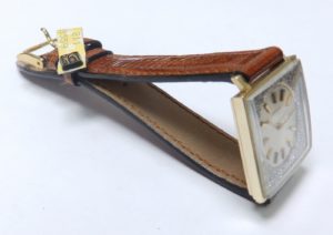 Longines. Reloj-Joya de pulsera para caballero. Oro y Diamantes talla Brillante. Año, 1962.