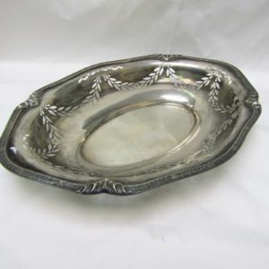 ORIOL. Fuente Oval en Plata. España, siglo XX.
