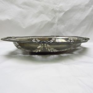 ORIOL. Fuente Oval en Plata. España, siglo XX.
