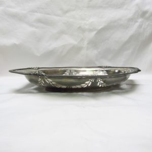 ORIOL. Fuente Oval en Plata. España, siglo XX.