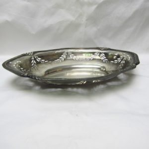 ORIOL. Fuente Oval en Plata. España, siglo XX.