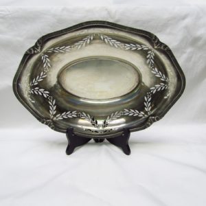 ORIOL. Fuente Oval en Plata. España, siglo XX.