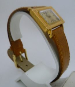 Universal Geneve. Suiza. Reloj de pulsera para dama. Ca. 1960. Oro 18k. Peso: 21 gr.