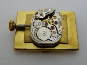 Universal Geneve. Suiza. Reloj de pulsera para dama. Ca. 1960. Oro 18k. Peso: 21 gr.