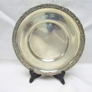 Bandeja circular en Plata de Ley. J. PÉREZ, España. Siglo XIX.