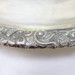 Bandeja circular en Plata de Ley. J. PÉREZ, España. Siglo XIX.