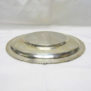 Bandeja circular en Plata de Ley. J. PÉREZ, España. Siglo XIX.