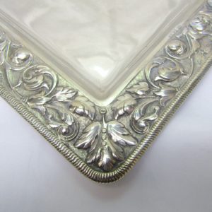 Bandeja para cartas en Plata. España, siglo XIX. 550 gr.