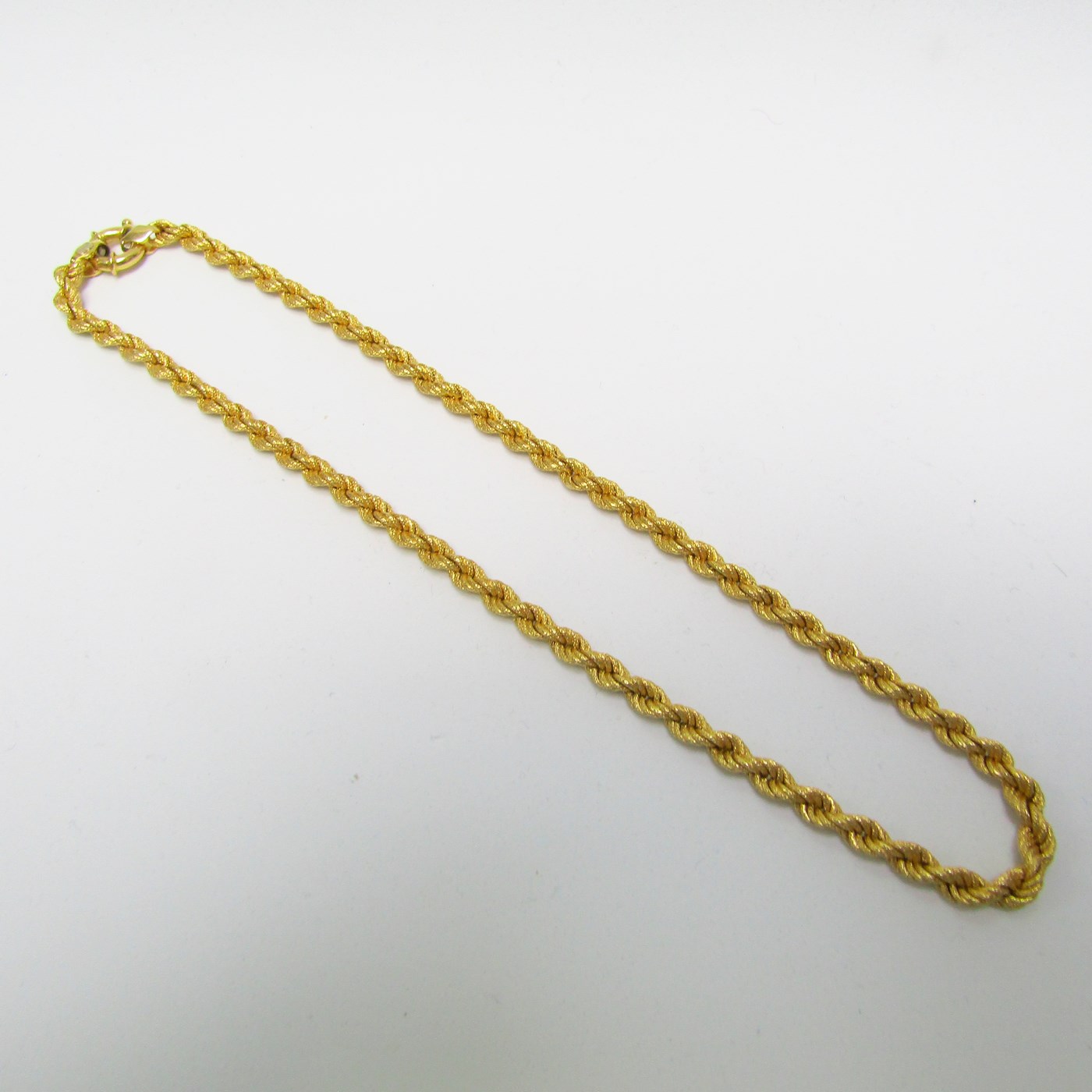 Cadena tipo cordón en Oro mate de 18k. 20,24 gr.