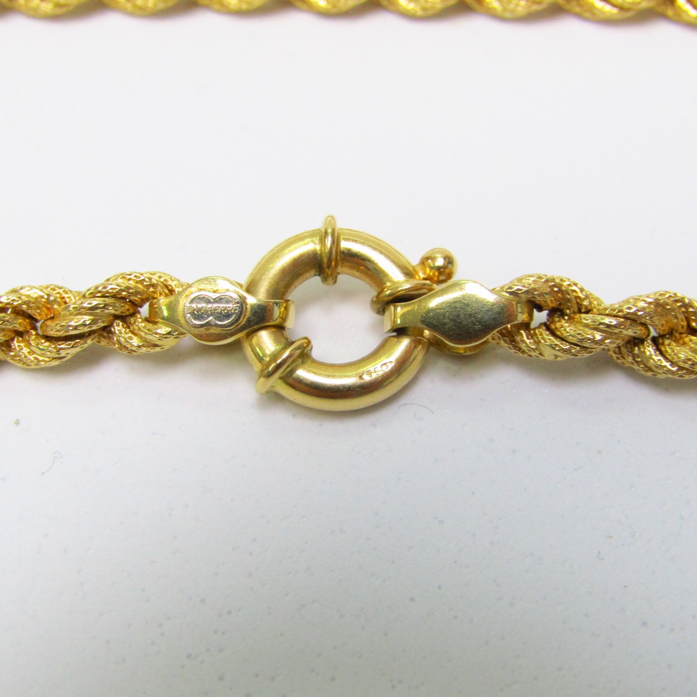 Cadena tipo cordón en Oro mate de 18k. 20,24 gr.