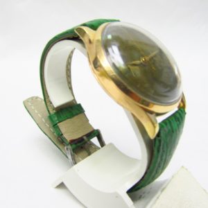 CHRONOGRAPHE SUISSE. Reloj Cronógrafo de pulsera para caballero. Oro 18k. Suiza, ca. 1950