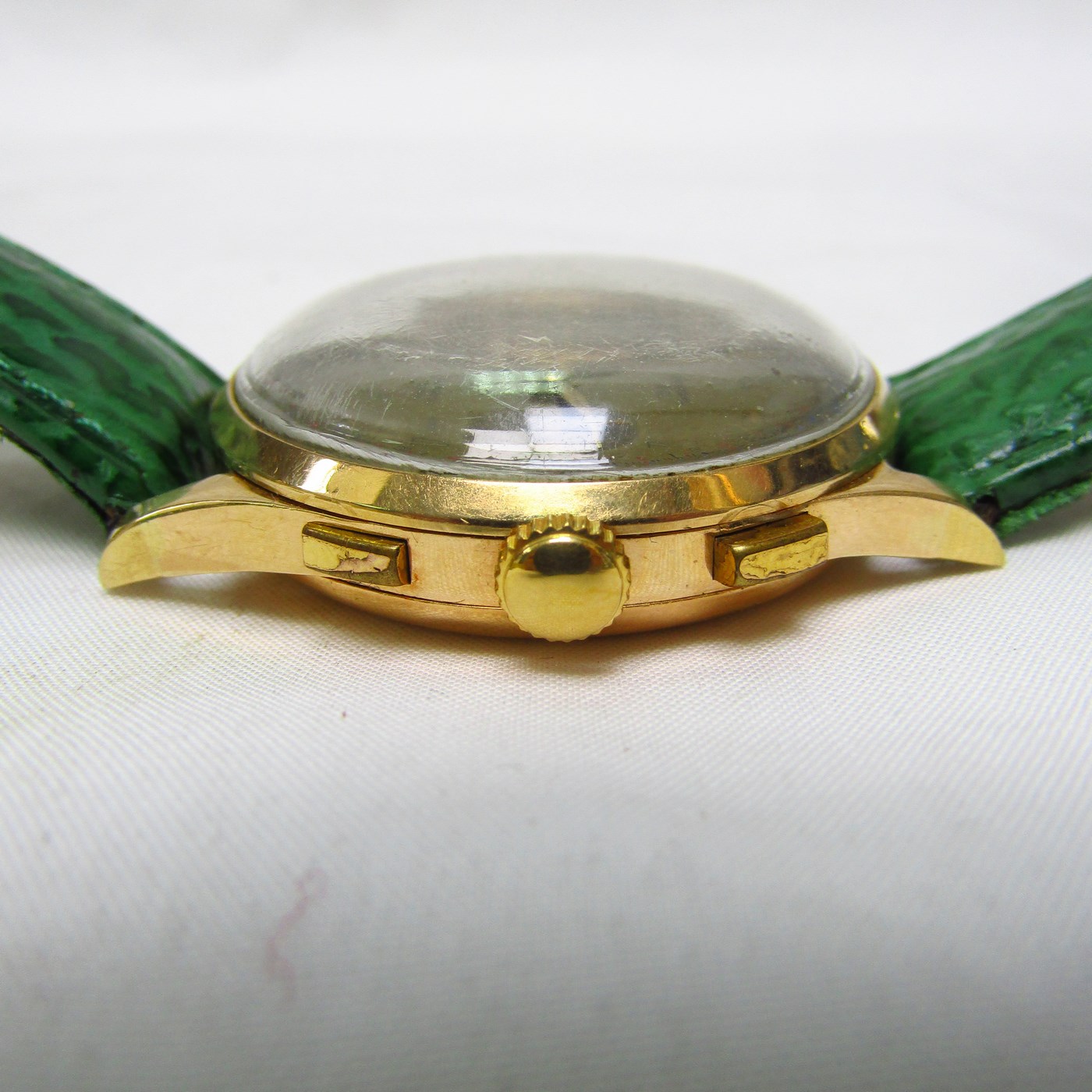 CHRONOGRAPHE SUISSE. Reloj Cronógrafo de pulsera para caballero. Oro 18k. Suiza, ca. 1950 CHRONOGRAPHE SUISSE. Reloj Cronógrafo de pulsera para caballero. Oro 18k. Suiza, ca. 1950