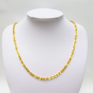 Collar - Cadena con eslabones entrelazados en Oro de 18k.
