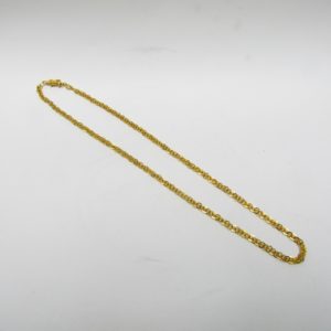 Collar - Cadena con eslabones entrelazados en Oro de 18k.