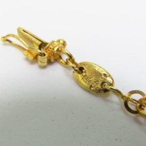 Collar - Cadena con eslabones entrelazados en Oro de 18k.