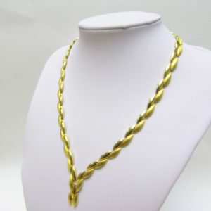 Collar de Oro Amarillo, Bicolor, Brillo y Matizado, con eslabones ojivales. 18 k. Peso 34,60gr.