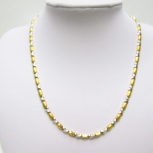 Collar de Oro Bicolor, con eslabones hexagonales combinados. 13,60 gr.