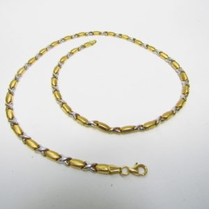 Collar de Oro Bicolor, con eslabones hexagonales combinados. 13,60 gr.
