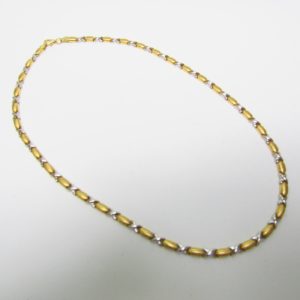 Collar de Oro Bicolor, con eslabones hexagonales combinados. 13,60 gr.