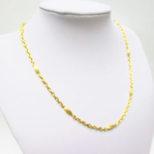 Collar en Oro Amarillo de 18k visto y matizado con eslabones intercalados. Peso 22,70 gr.