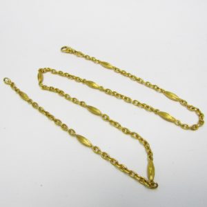 Collar en Oro Amarillo de 18k visto y matizado con eslabones intercalados. Peso 22,70 gr.