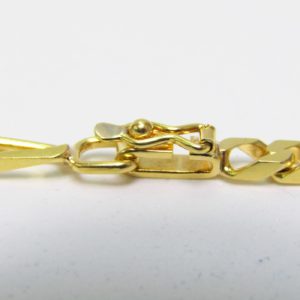 Collar tipo Barbado de gran tamaño en Oro de 18k.