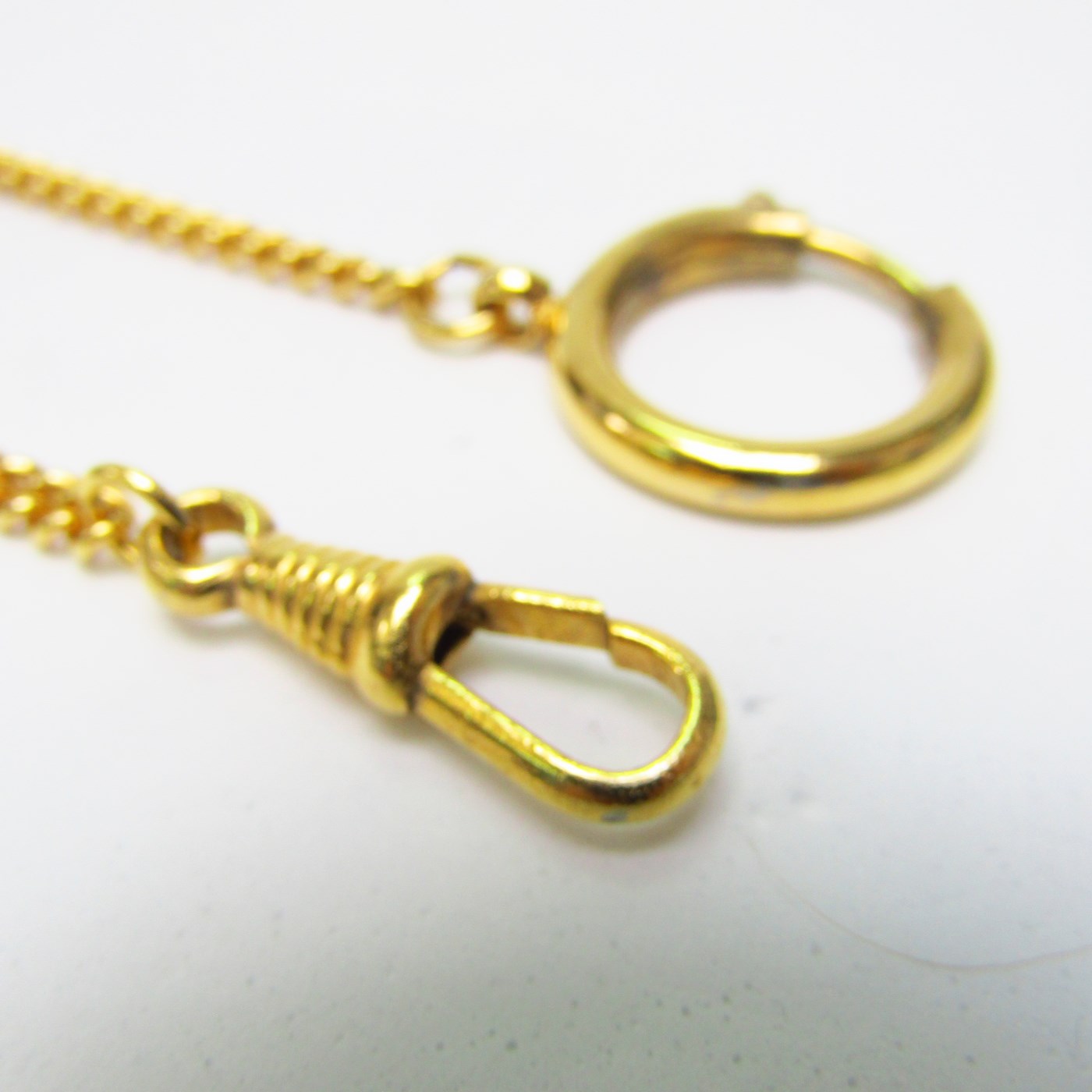 Leontina antigua. Terminal cadena para reloj de bolsillo. Oro 18k. Peso: 13,78 gr. Leontina antigua. Terminal cadena para reloj de bolsillo. Oro 18k. Peso: 13,78 gr.
