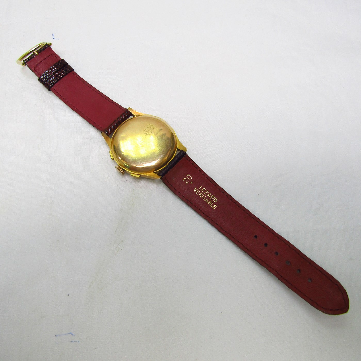 LOYAL-CHRONOGRAPH SUISSE. Reloj Cronógrafo de pulsera para caballero. Oro 18k. Suiza, ca. 1945 LOYAL-CHRONOGRAPH SUISSE. Reloj Cronógrafo de pulsera para caballero. Oro 18k. Suiza, ca. 1945