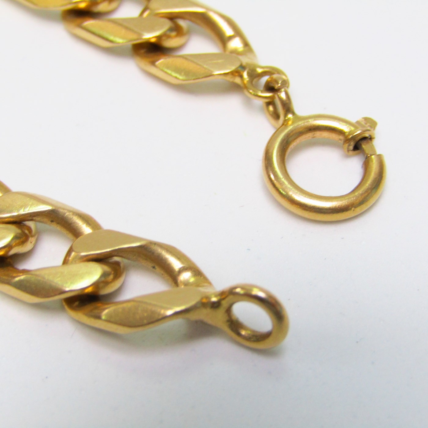 Pulsera de Oro Amarillo 18k. con eslabones tipo Cartier de gran tamaño. Pulsera de Oro Amarillo 18k. con eslabones tipo Cartier de gran tamaño.