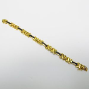 Pulsera de Oro de 18k. con 24 Zafiros de 2,75 ct. talla Marquise.